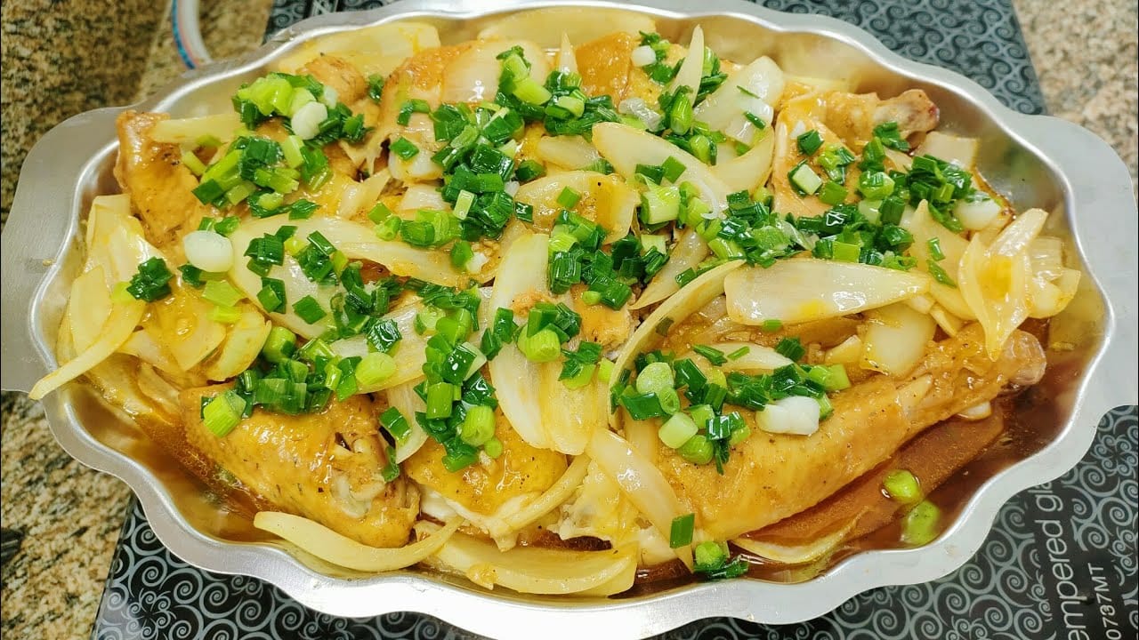 Gà Hấp Mỡ Hành: Món Ngon Cho Chồng Con Thêm Yêu