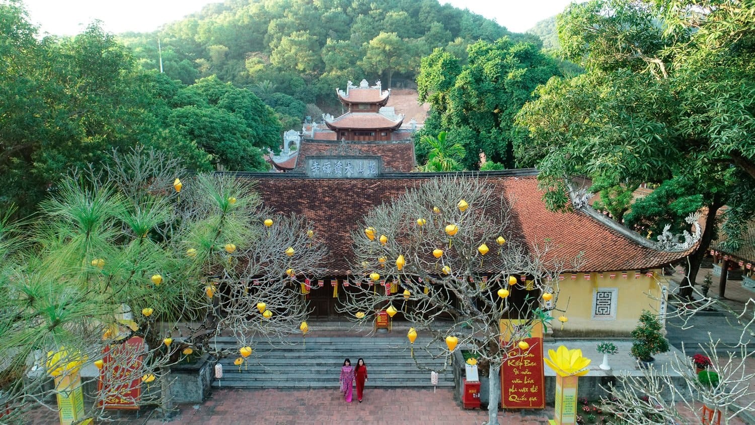 Du Lịch Khám Phá Chùa Côn Sơn Hải Dương