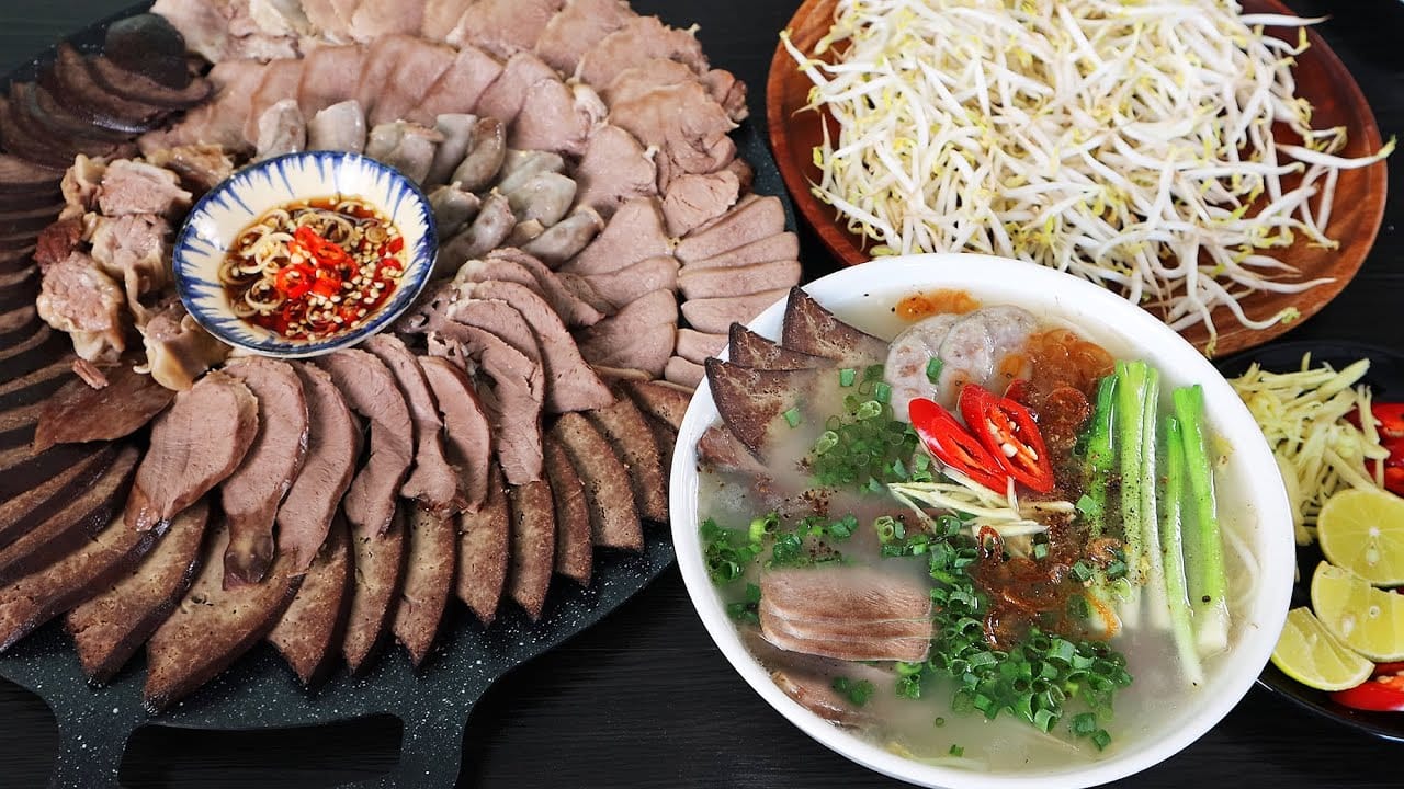 Cách Nấu Cháo Lòng Ngon: Bí Quyết Và Kinh Nghiệm Của Quán Cháo 3 Thế Hệ