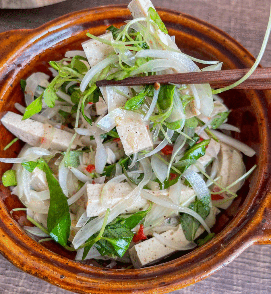 Chả Lụa Trộn Rau Răm – Món Giải Ngán Ngon Miệng, Dễ Làm Chả Lụa Trộn Rau Răm – Món Giải Ngán Ngon Miệng, Dễ Làm