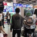 Người đàn ông “Ăn Xin” gây sốc tại triển lãm ô tô Thượng Hải