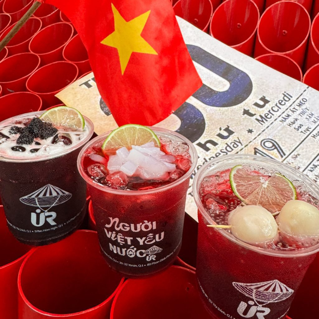 7 Quán Cafe Cờ Đỏ Sao Vàng ở Sài Gòn: Check-in Ngập Tràn Yêu Nước! 7 Quán Cafe Cờ Đỏ Sao Vàng ở Sài Gòn: Check-in Ngập Tràn Yêu Nước!