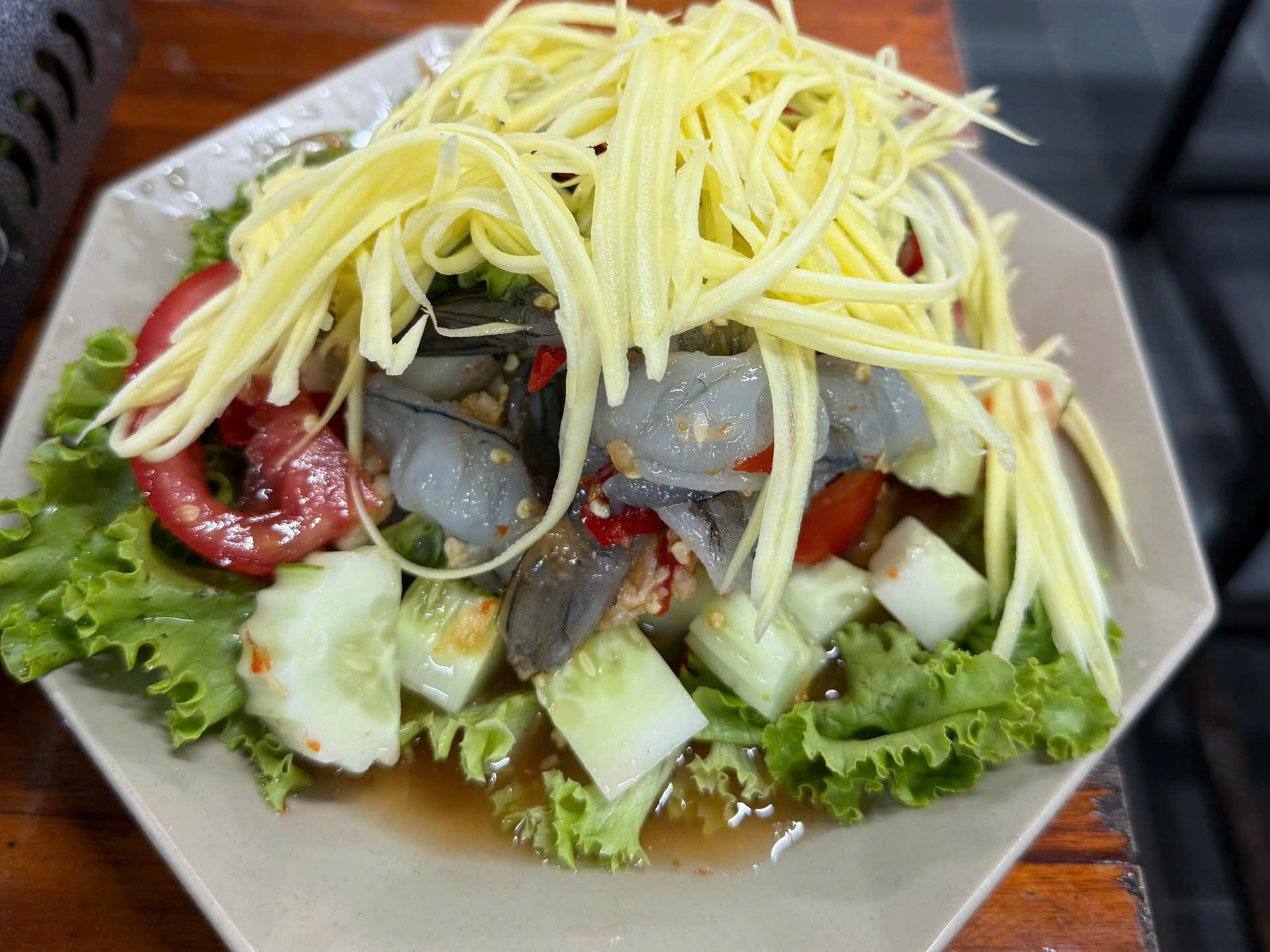 FoodTour Thanh Hóa: 3 Quán Đồ Thái Ngon Nhất Hiện Tại Gỏi Tôm tại Tom Yum Kung Thanh Hóa. Ảnh: 1VoNg