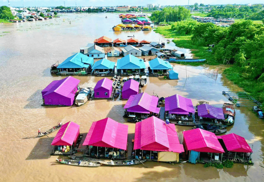 Victoria Châu Đốc: 4 Lý Do Bạn Sẽ Mê Mẩn Ngay Lập Tức 3. Khám Phá Sông Nước: Trải Nghiệm Độc Quyền, Chỉ Có Tại Châu Đốc