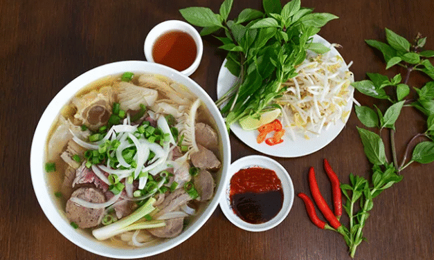 10 Món Ăn Đường Phố Việt Nam “Đốn Tim” Du Khách