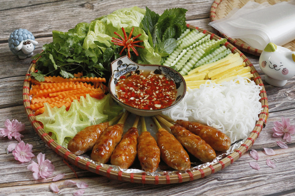 10 Món Ăn Đường Phố Việt Nam "Đốn Tim" Du Khách 10. Nem Lụi: Mùi Thơm Khó Cưỡng Của Miền Trung