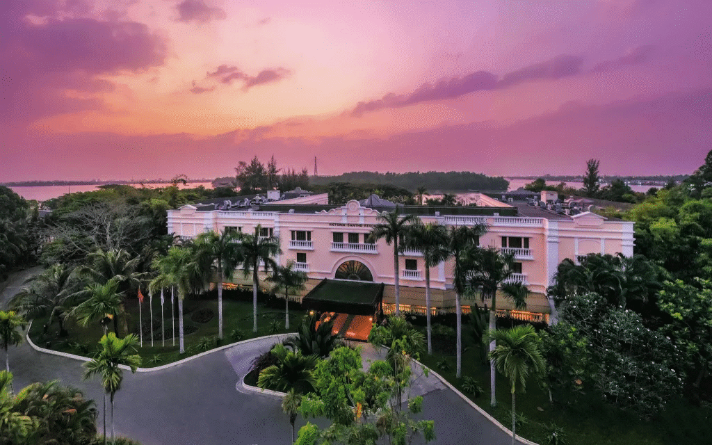 Khám phá 4 Combo Khách Sạn Victoria Hotels & Resorts HOT nhất tháng 8!