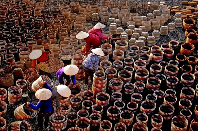Khám phá 4 làng nghề độc đáo Quảng Bình: Chuyến du lịch văn hoá đầy bất ngờ! 3. Nước mắm Bảo Ninh: Tinh hoa từ biển cả