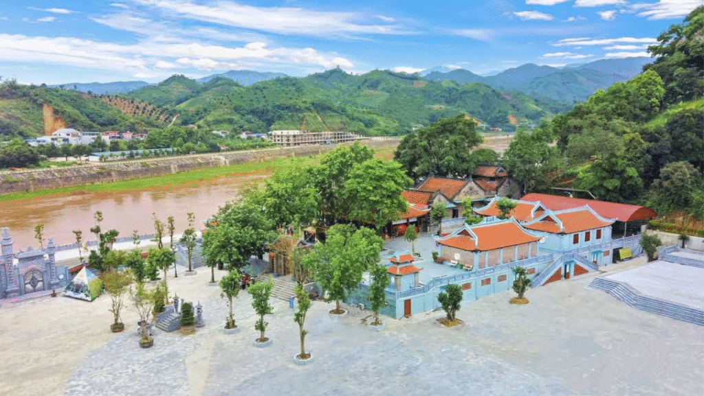 Hướng Dẫn Sắm Lễ Ông Hoàng Bảy Linh Thiêng Ở Đền Bảo Hà Hướng Dẫn Sắm Lễ Ông Hoàng Bảy Linh Thiêng Ở Đền Bảo Hà