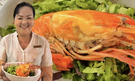 Bún Tôm Càng 120K: Bí Quyết 40 Năm Làm Giàu Từ Chợ Bến Thành?