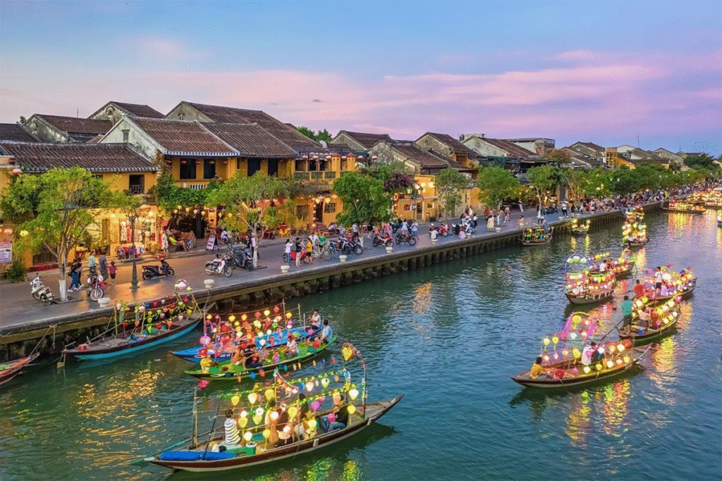 Khám phá 9 Kỳ Quan Di Sản Thế Giới UNESCO Tuyệt Đẹp Ở Việt Nam 2. Hội An: Chốn cổ tích giữa lòng phố cổ