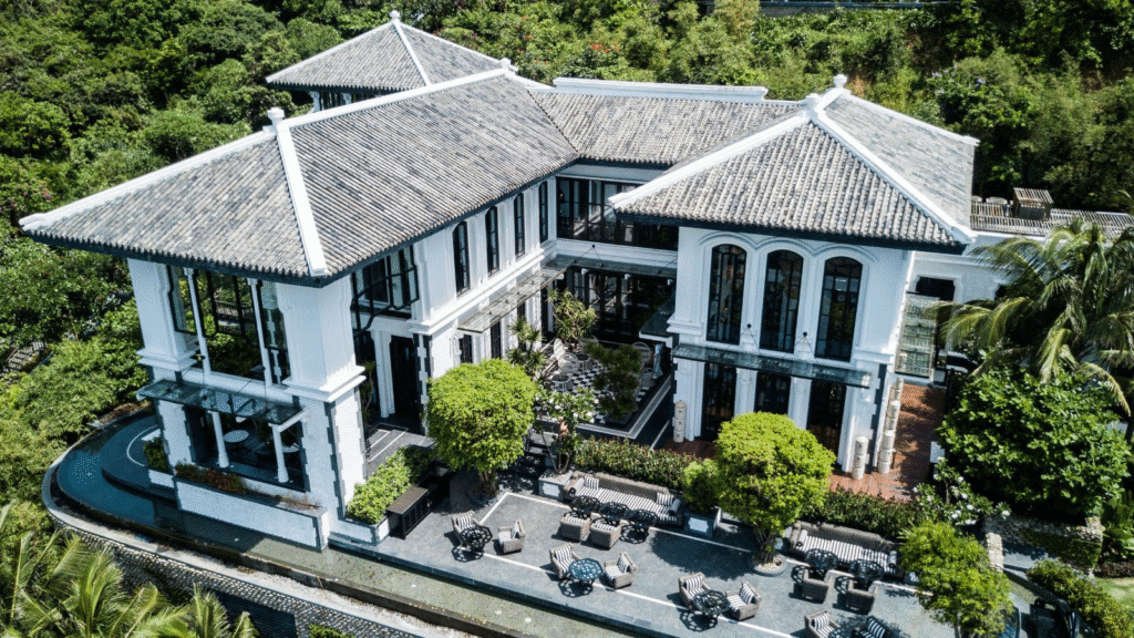 La Maison 1888: Trải nghiệm ẩm thực tinh hoa giữa thiên đường nghỉ dưỡng? Kiến Trúc Pháp Cổ Điển - Một Chuyến Du Hành Thời Gian