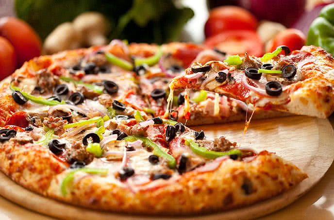 Tam Cốc Ninh Bình: 12 Nhà Hàng Ngon Hút Hồn Du Khách Phải Thử! 5. Little Italy Pizza 3: Pizza Ý chuẩn vị ngay tại Ninh Bình