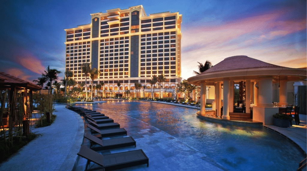 Khách sạn Vũng Tàu nào sang trọng nhưng giá lại "hạt dẻ"? 5. InterContinental Grand Hồ Tràm: Đẳng Cấp Quốc Tế
