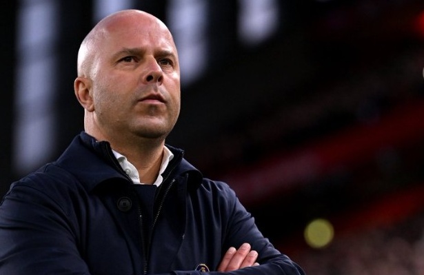 Arne Slot đối mặt thử thách lớn nhất sự nghiệp ở Liverpool: Làm thế nào để vực dậy The Kop giữa cơn khủng hoảng 450 triệu bảng và 3 thất bại?