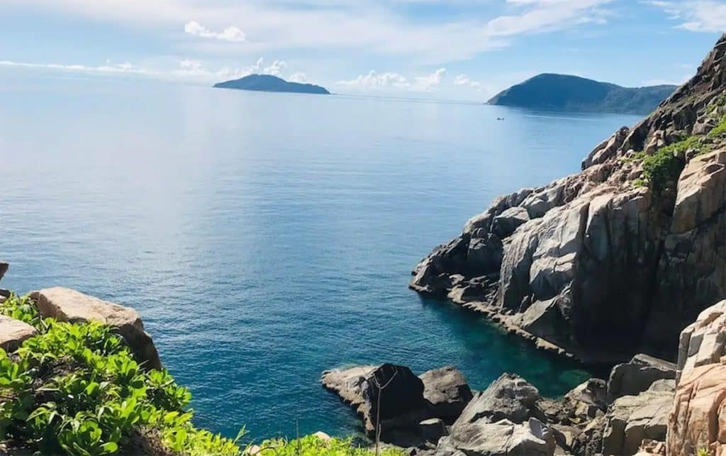 Chinh phục Leo núi Lò Vôi Côn Đảo: Nơi biển, núi và trời gặp gỡ tạo nên bức tranh huyền ảo!