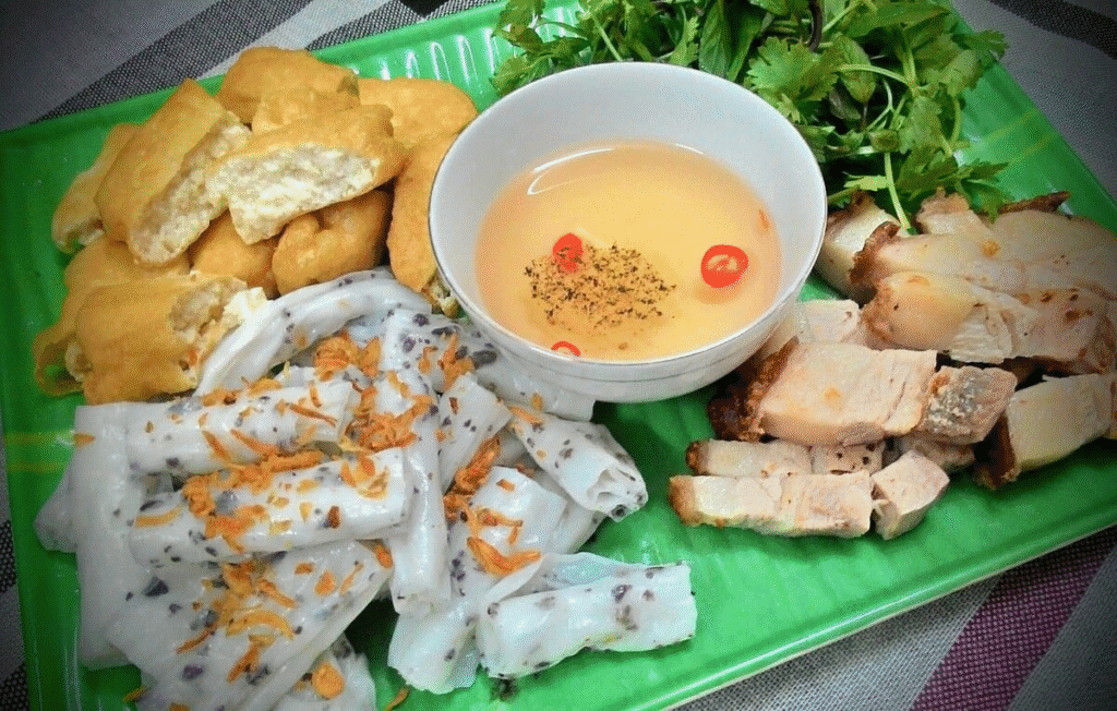 2. Bánh Cuốn Thanh Trì: Nét Thanh Tao Từ Làng Nghề Cổ Xưa