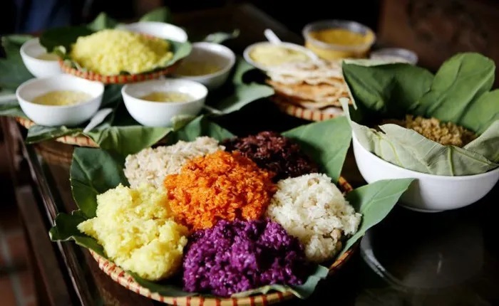 5. Xôi Phú Thượng: Hương Vị Đồng Quê Đậm Đà Giữa Lòng Thành Phố