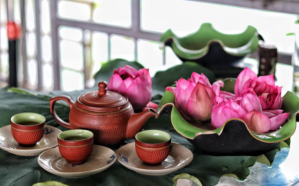7. Trà Sen Quảng An: Nét Văn Hóa Uống Trà Tao Nhã Từ Hồ Tây