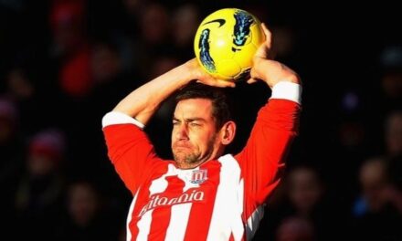 Stoke City Tony Pulis: Định Nghĩa Lại Bóng Chết Ngoại Hạng Anh