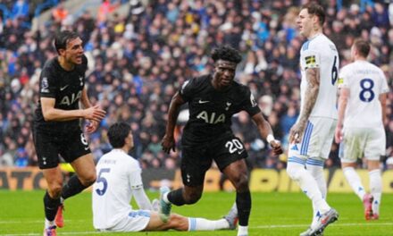 Tottenham Vượt Qua Leeds Nhờ Đâu? Kudus Rực Sáng Và Pha Cứu Thua Không Tưởng Của Vicario!