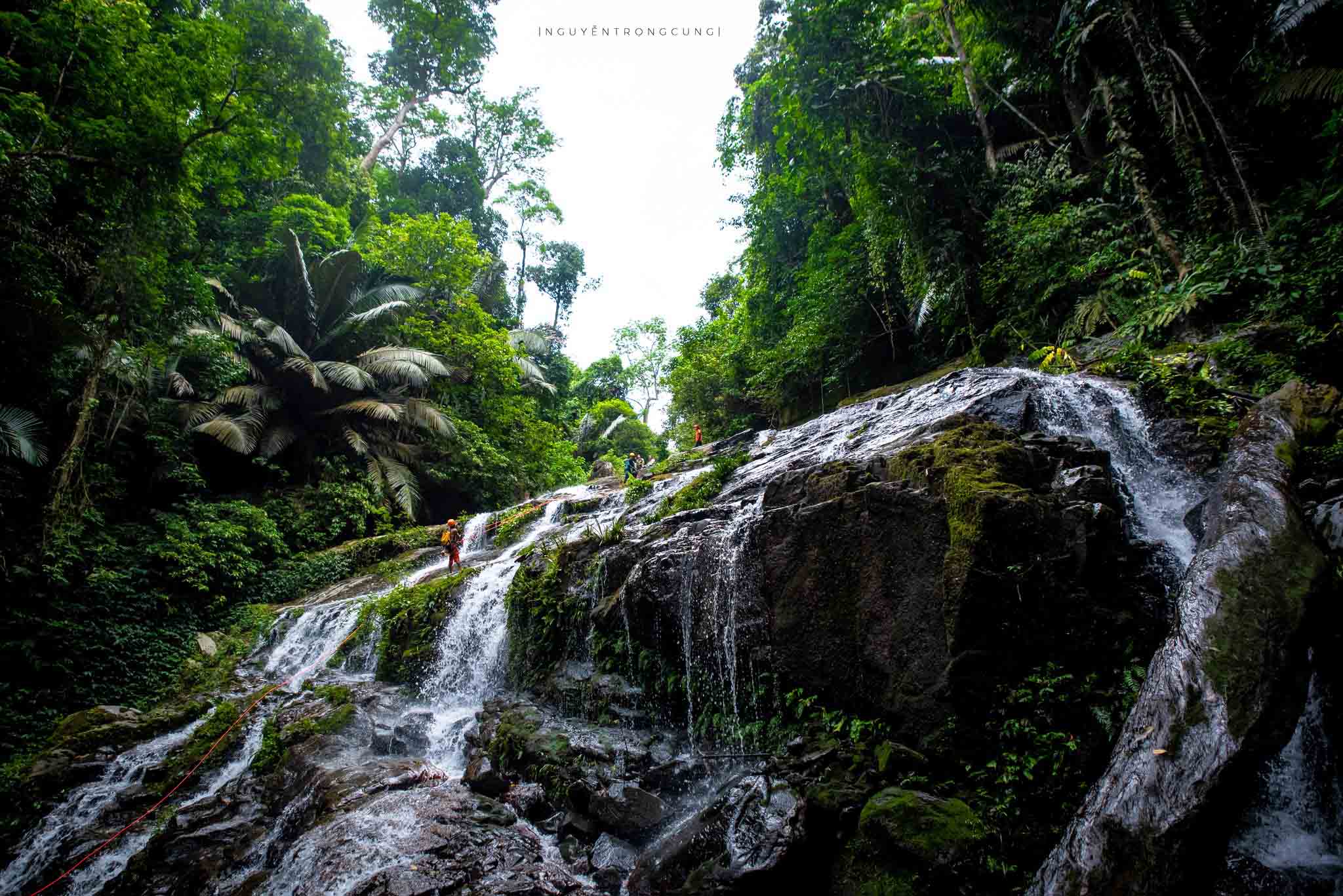 kham-pha-thac-duong-cam-quang-tri-khuc-nhac-lang-du-giua-non-cao-truong-son-1-4