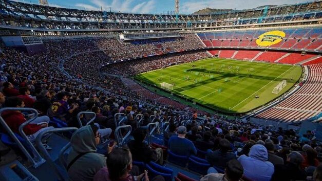 Camp Nou tái mở: fan Barcelona chấm dứt chờ đợi, lấp đầy khán đài