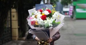 Chồng tra khảo vợ vì món quà bất ngờ – Hôn nhân đứng trước biến cố