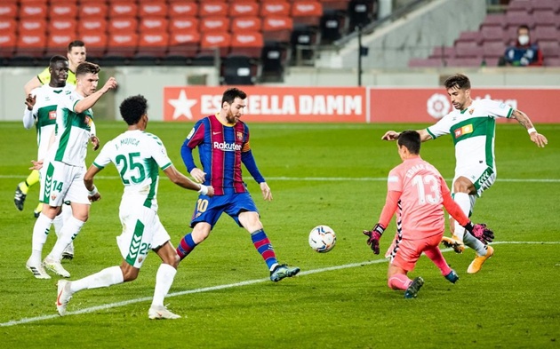 Elche không thắng Barcelona: 50 năm chờ đợi chiến thắng lịch sử