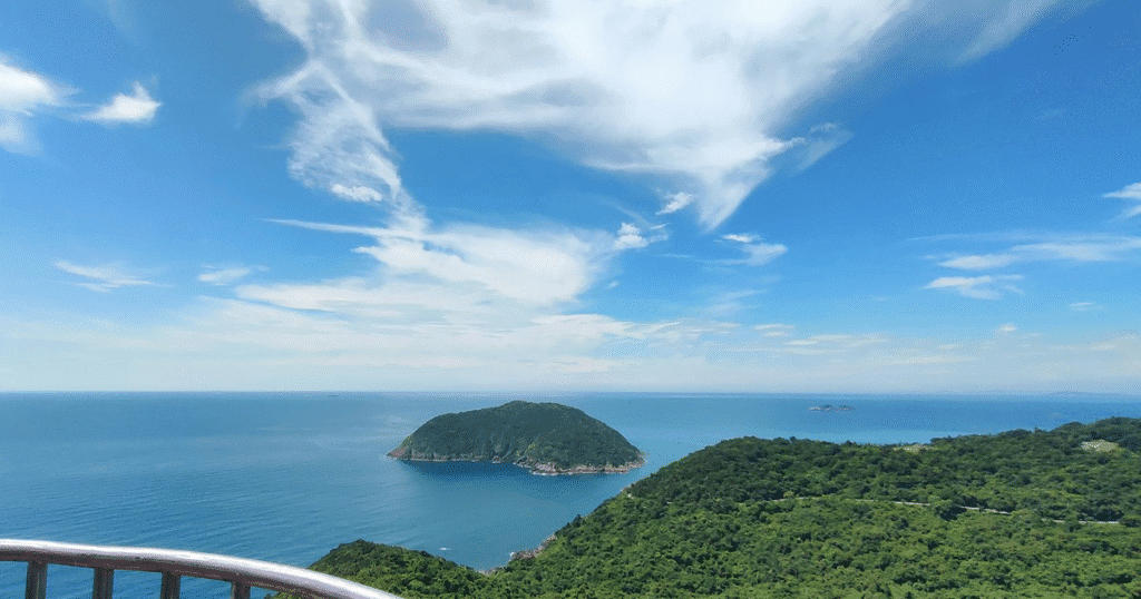 13. Đảo Hòn Mê – Chốn Bình Yên Giữa Biển Khơi