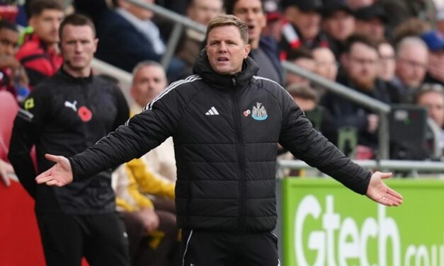 Newcastle United khủng hoảng và thử thách chiến lược Eddie Howe