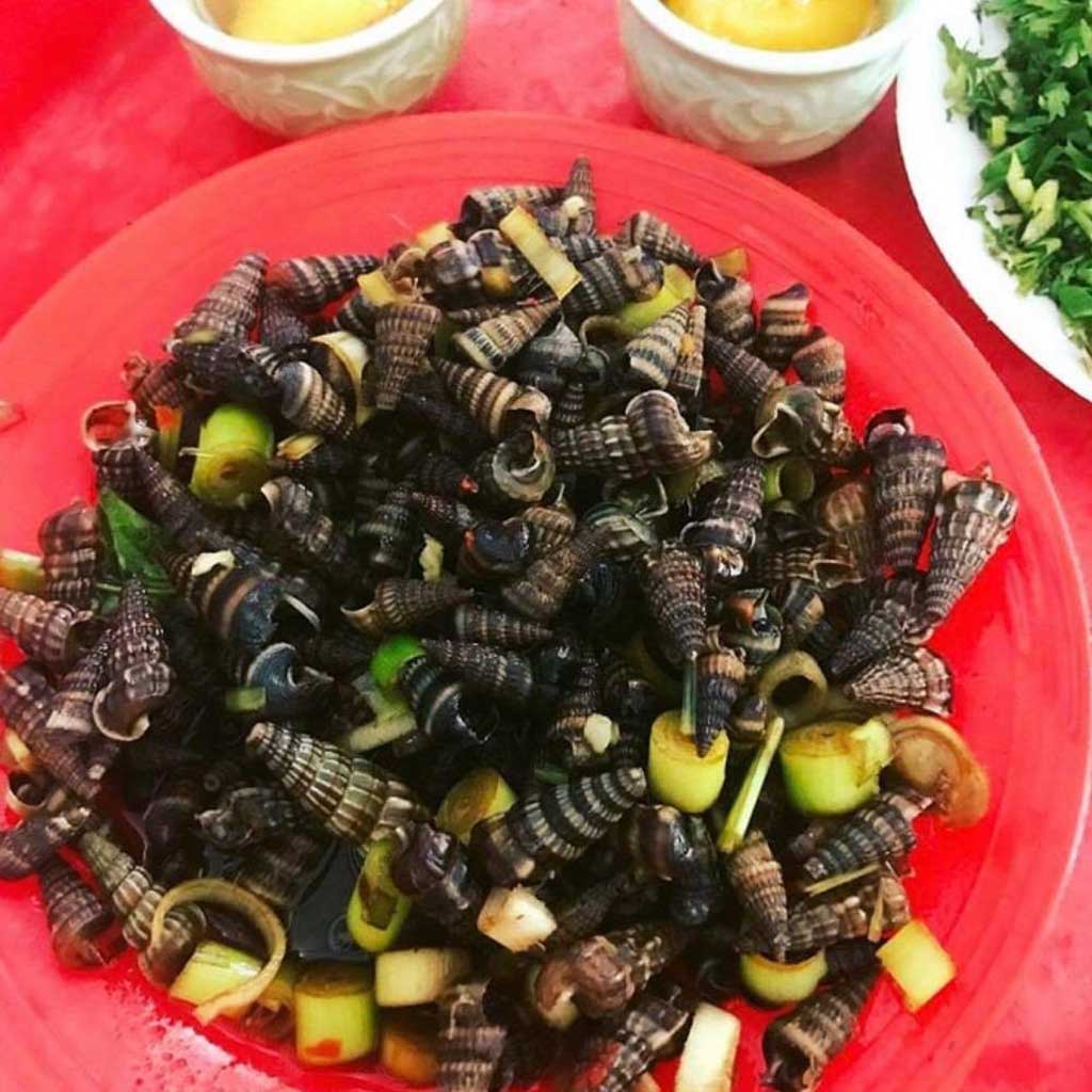 Ốc chấm chẻo Thanh Hóa món gây nghiện với nước chẻo đậm đà oc-cham-cheo-xu-thanh-huong-vi-doc-quyen-kho-quen-1