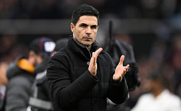 Arsenal phiên chợ Đông và áp lực buộc Pháo thủ phải chi tiền