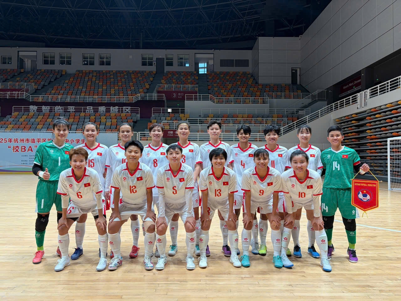 hlv-nguyen-dinh-hoang-cong-bo-danh-sach-doi-tuyen-futsal-nu-viet-nam-tham-du-sea-games-33-1