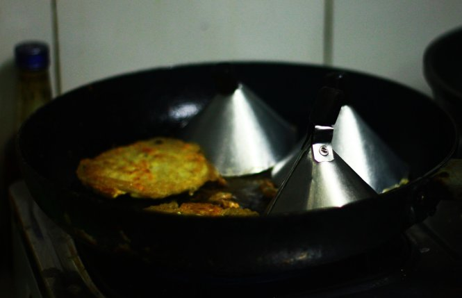 Bánh khoái nồi rang – Hương vị đặc trưng xứ Thanh khó quên