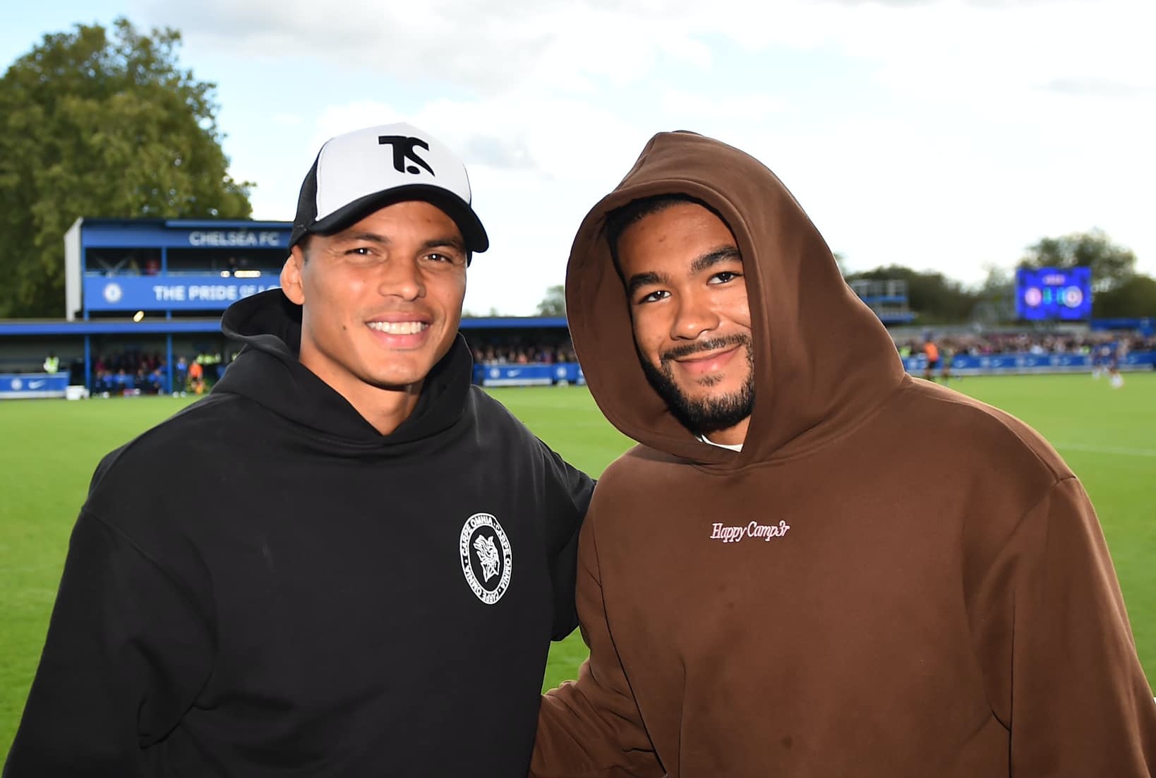 thiago-silva-dam-phan-tro-lai-ac-milan-o-tuoi-41-1