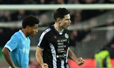 Udinese 1-0 Napoli Ekkelenkamp ấn định chiến thắng, VAR gây tranh cãi