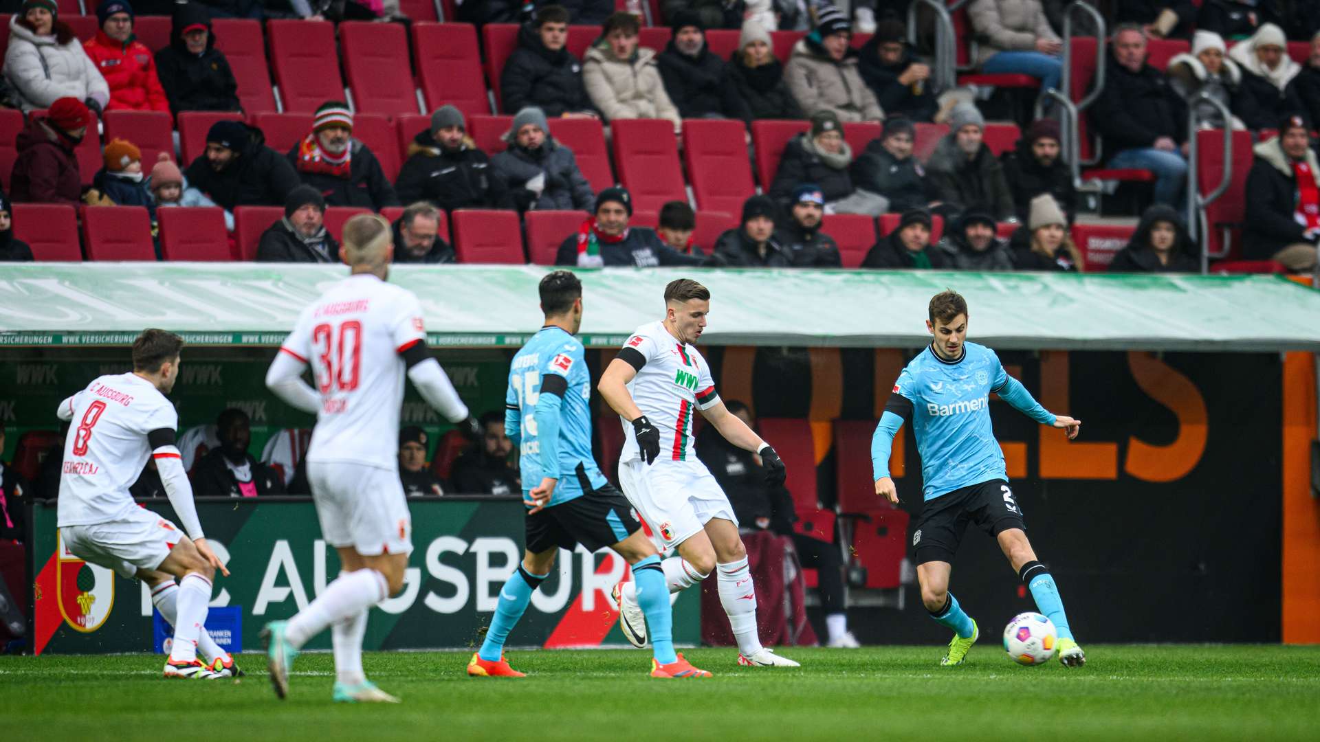 bayern-thua-soc-augsburg-1-2-ngay-tai-allianz-arena-1