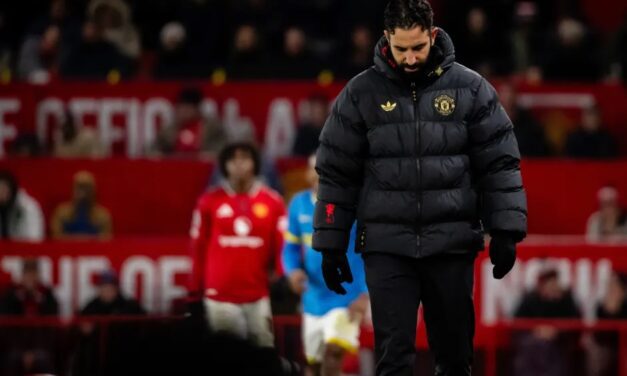 Ruben Amorim từ chức: HLV Sporting khẳng định kiên trì ở lại.