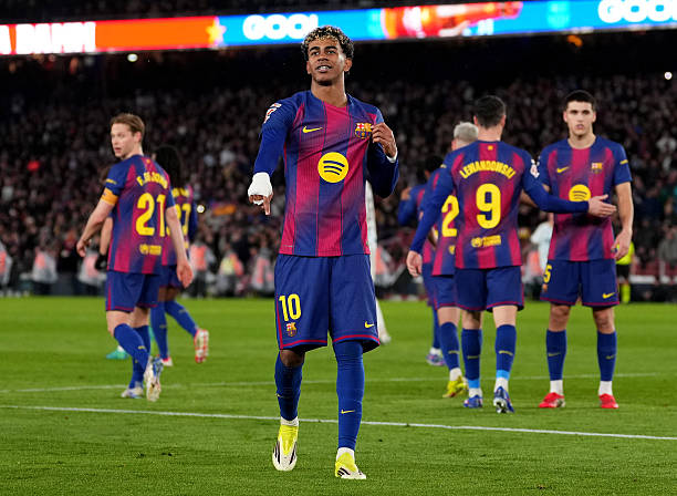 Yamal siêu phẩm đưa Barca trở lại ngôi đầu sau đại thắng