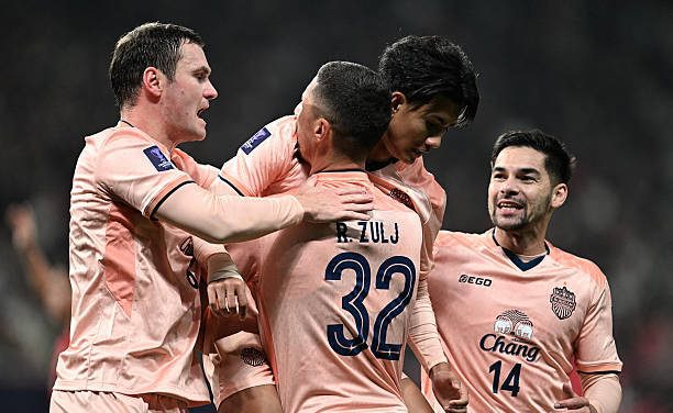 Buriram United Chengdu giành thắng lợi giòn giã trên sân khách