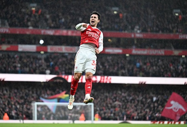 đường cong Zubimendi ghi bàn ngoạn mục vào lưới Sunderland