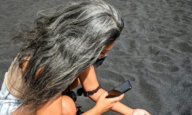 Thực phẩm gây bạc tóc: Những món ăn hàng ngày bạn nên tránh