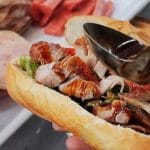 Ngộ độc bánh mì Nghệ An: Hơn 20 người nhập viện khẩn cấp