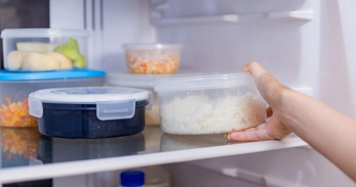 Hâm cơm tủ lạnh: Nguy cơ sức khỏe tiềm ẩn cần biết